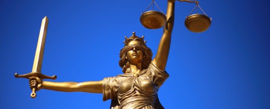 Adaletin Sembolü Kadının Gözleri Neden Bağlıdır?